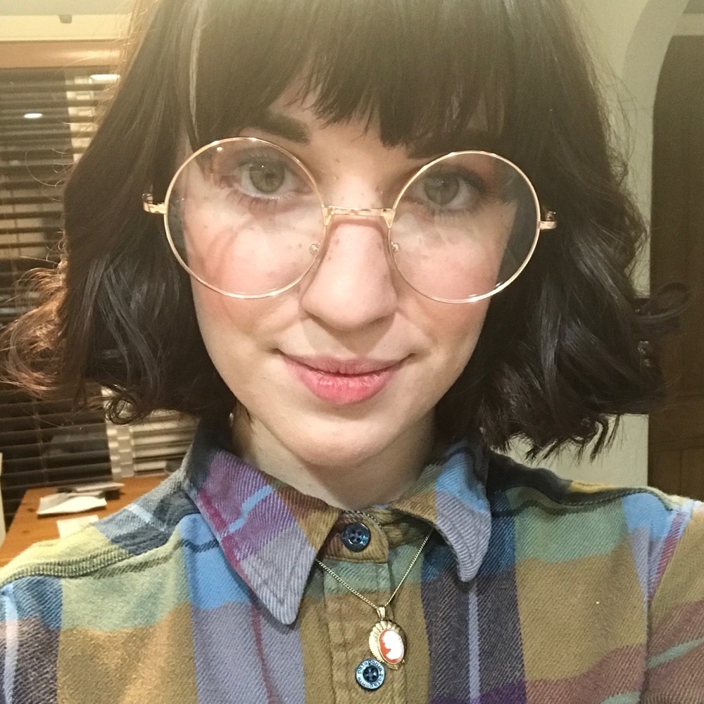 Meet your Posher, Ellisa